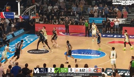 1639289758398072637.gif 1.gif